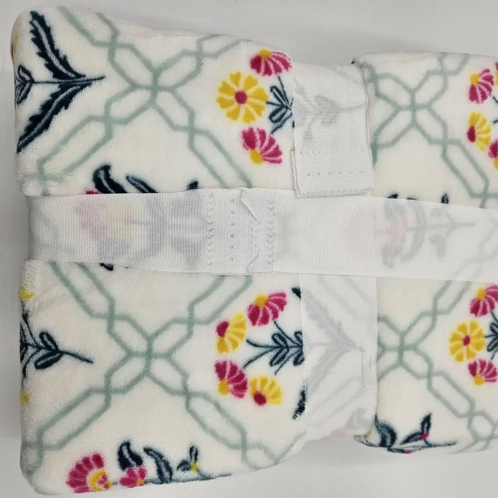 Seasonal Super Soft Lounge Floral Medium Weight Throw Cozy Blanket 60